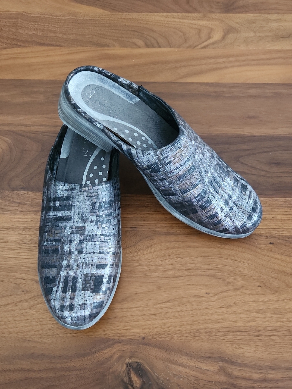 NAOT Lodos Mule Mixed Metallic Leather
